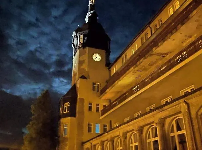 Piotr Aparts アパート